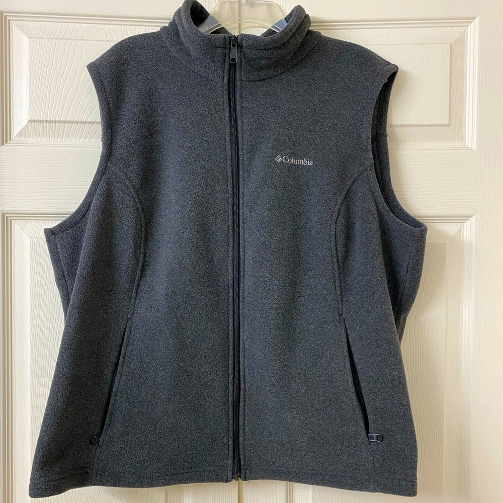 Columbia Vest!!